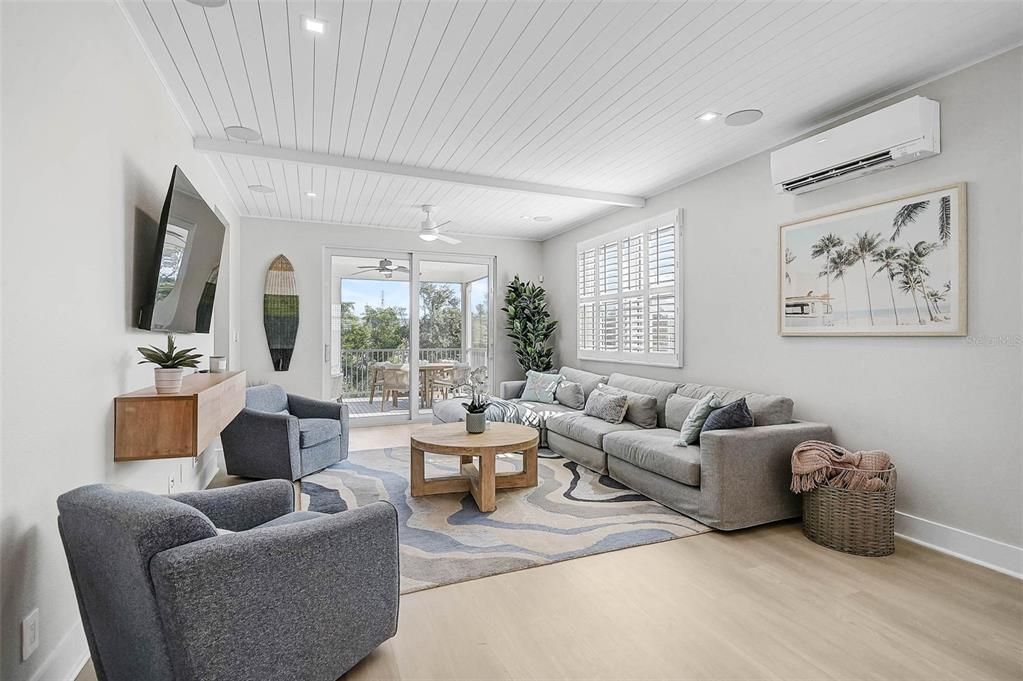 For Sale: $1,700,000 (3 beds, 2 baths, 1678 Square Feet)