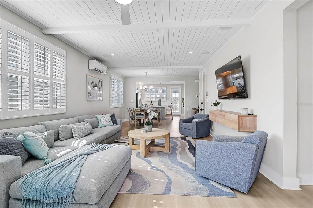 For Sale: $1,700,000 (3 beds, 2 baths, 1678 Square Feet)