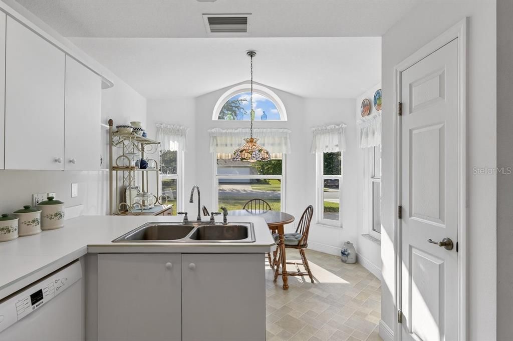 En Venta: $349,000 (3 camas, 2 baños, 1708 Pies cuadrados)