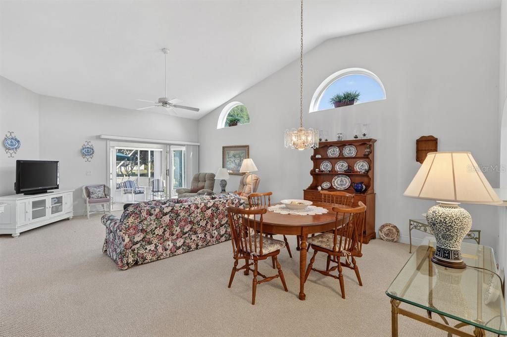 En Venta: $349,000 (3 camas, 2 baños, 1708 Pies cuadrados)