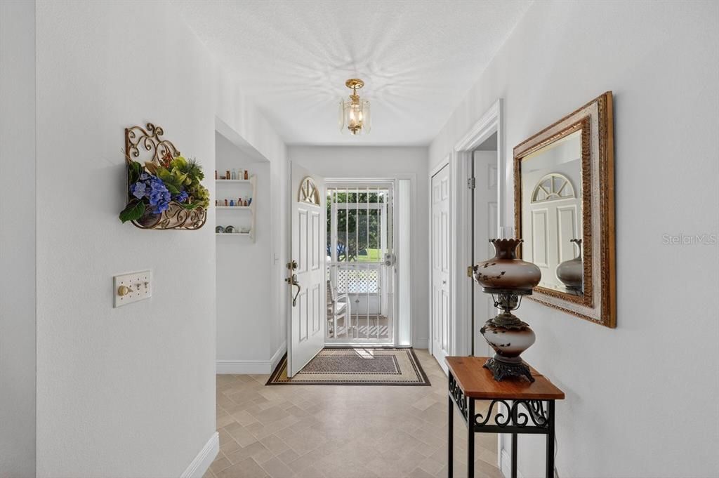 En Venta: $349,000 (3 camas, 2 baños, 1708 Pies cuadrados)