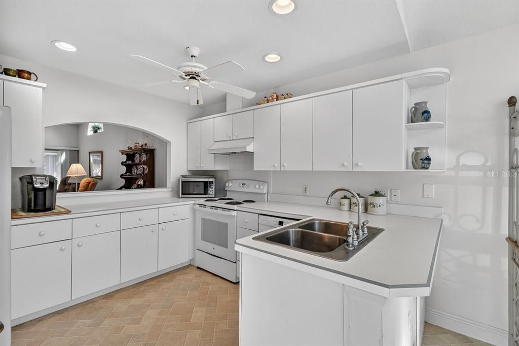 En Venta: $349,000 (3 camas, 2 baños, 1708 Pies cuadrados)