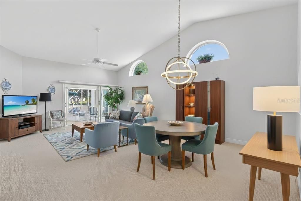 En Venta: $349,000 (3 camas, 2 baños, 1708 Pies cuadrados)