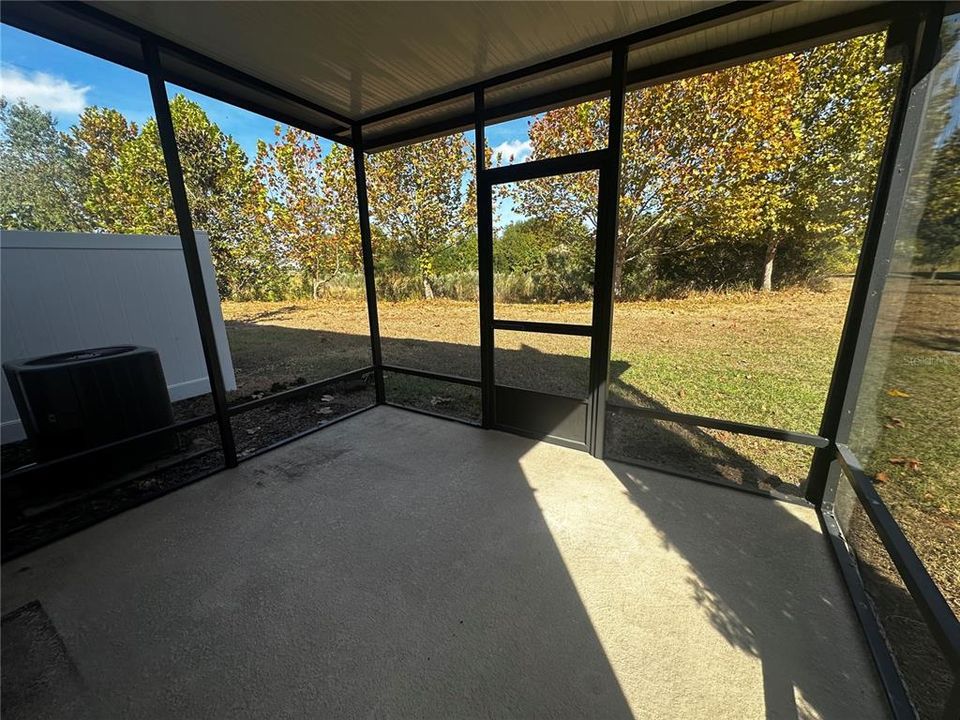 For Rent: $2,100 (3 beds, 2 baths, 1576 Square Feet)