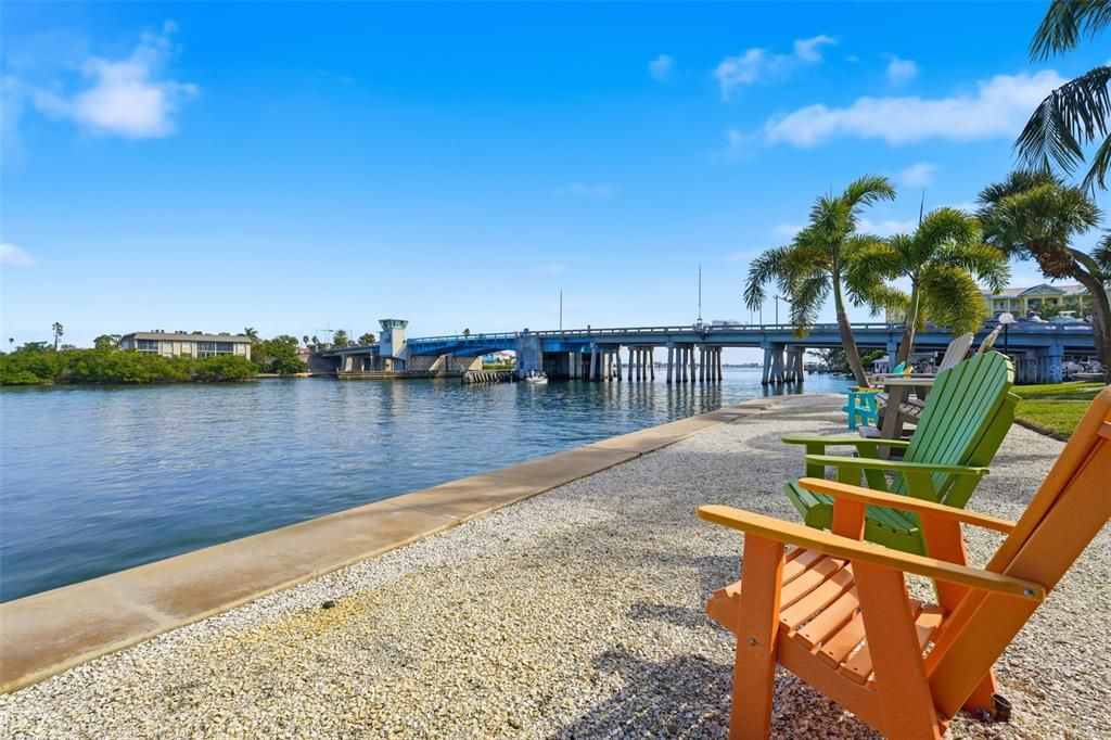 待售: $600,000 (2 贝兹, 2 浴室, 1290 平方英尺)