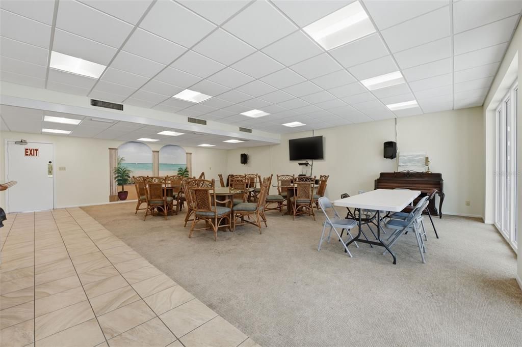 待售: $600,000 (2 贝兹, 2 浴室, 1290 平方英尺)