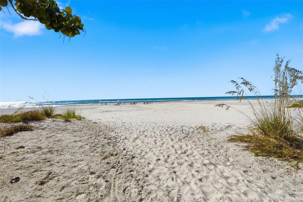 待售: $600,000 (2 贝兹, 2 浴室, 1290 平方英尺)