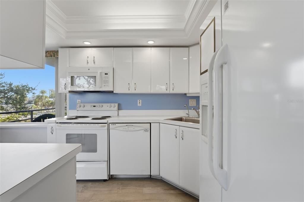 待售: $600,000 (2 贝兹, 2 浴室, 1290 平方英尺)