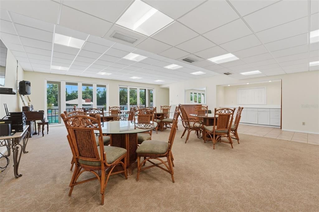 待售: $600,000 (2 贝兹, 2 浴室, 1290 平方英尺)