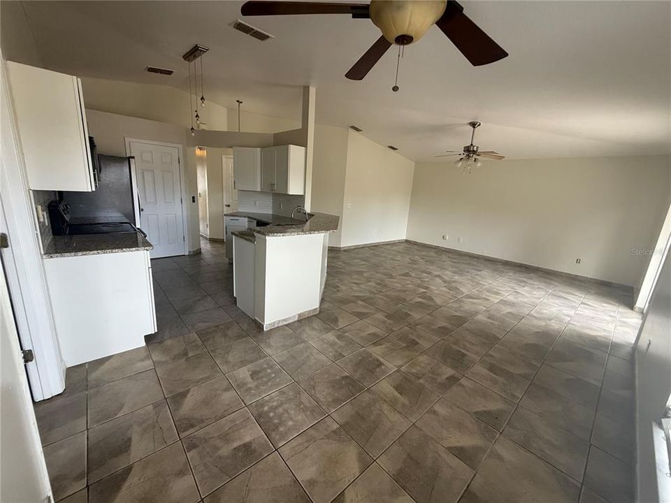 出租: $1,850 (3 贝兹, 2 浴室, 1344 平方英尺)