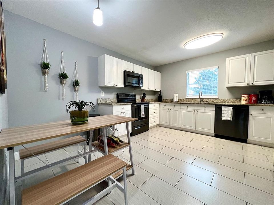 For Sale: $299,999 (3 beds, 2 baths, 1670 Square Feet)