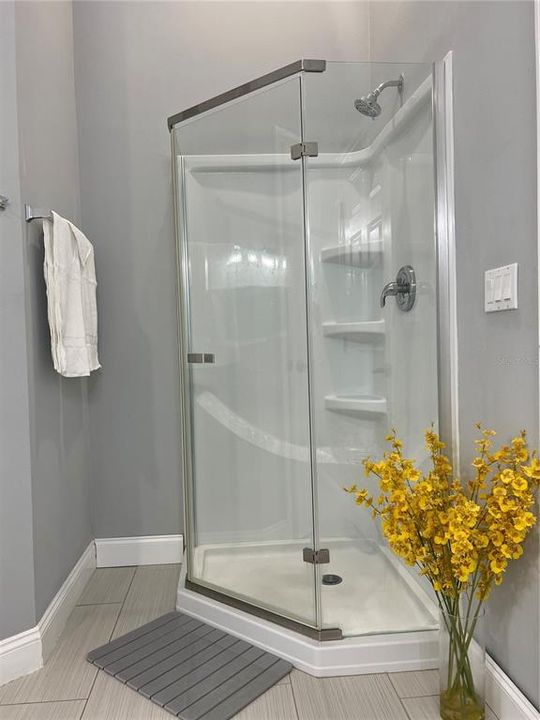 For Sale: $299,999 (3 beds, 2 baths, 1670 Square Feet)