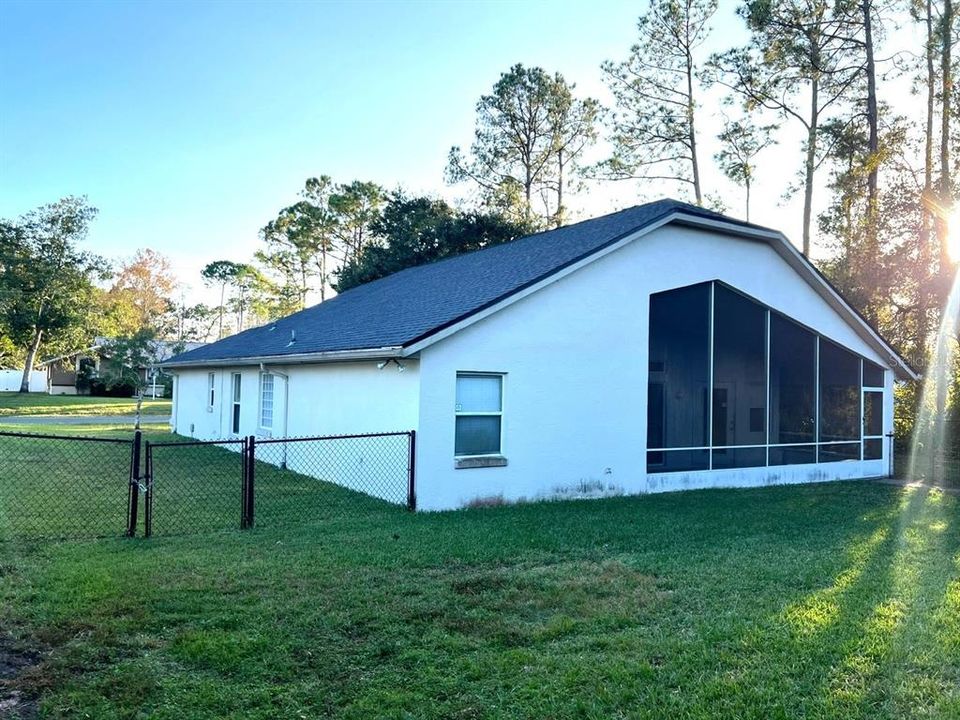 For Sale: $319,000 (3 beds, 2 baths, 1667 Square Feet)