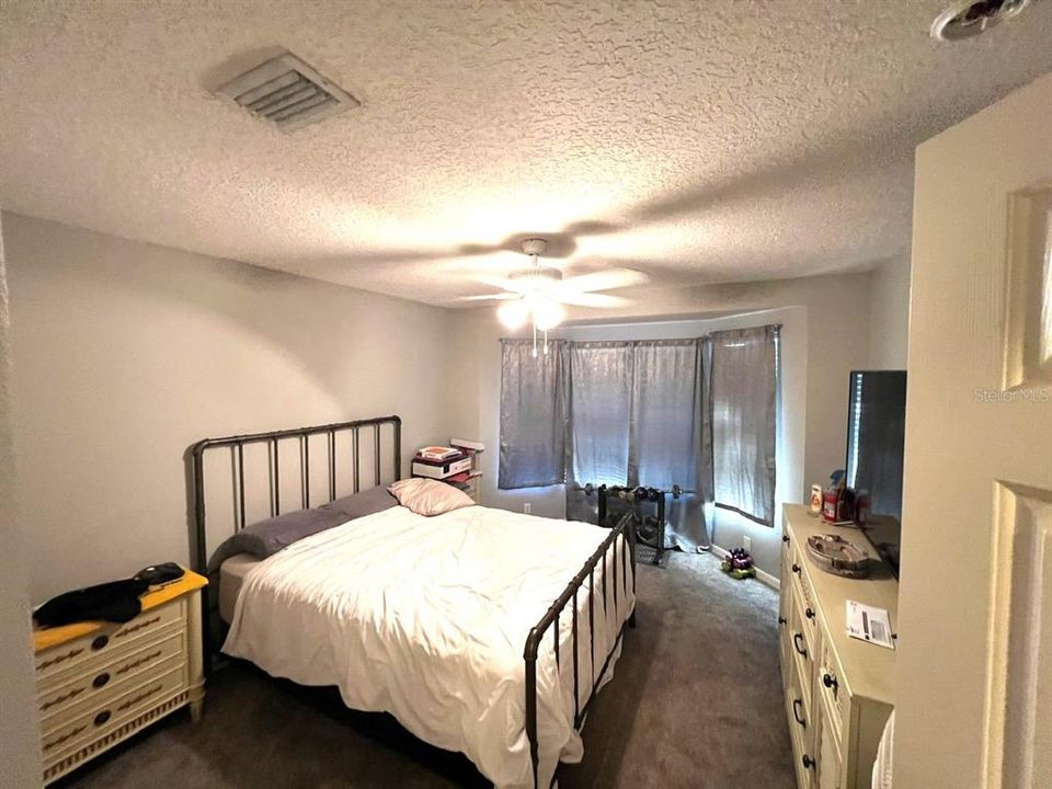 For Sale: $319,000 (3 beds, 2 baths, 1667 Square Feet)