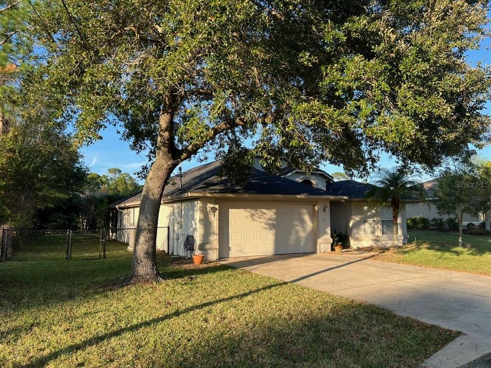 For Sale: $319,000 (3 beds, 2 baths, 1667 Square Feet)