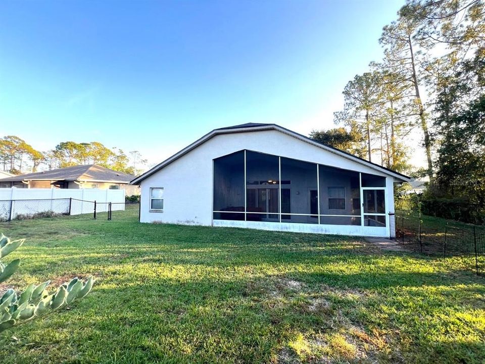 For Sale: $319,000 (3 beds, 2 baths, 1667 Square Feet)