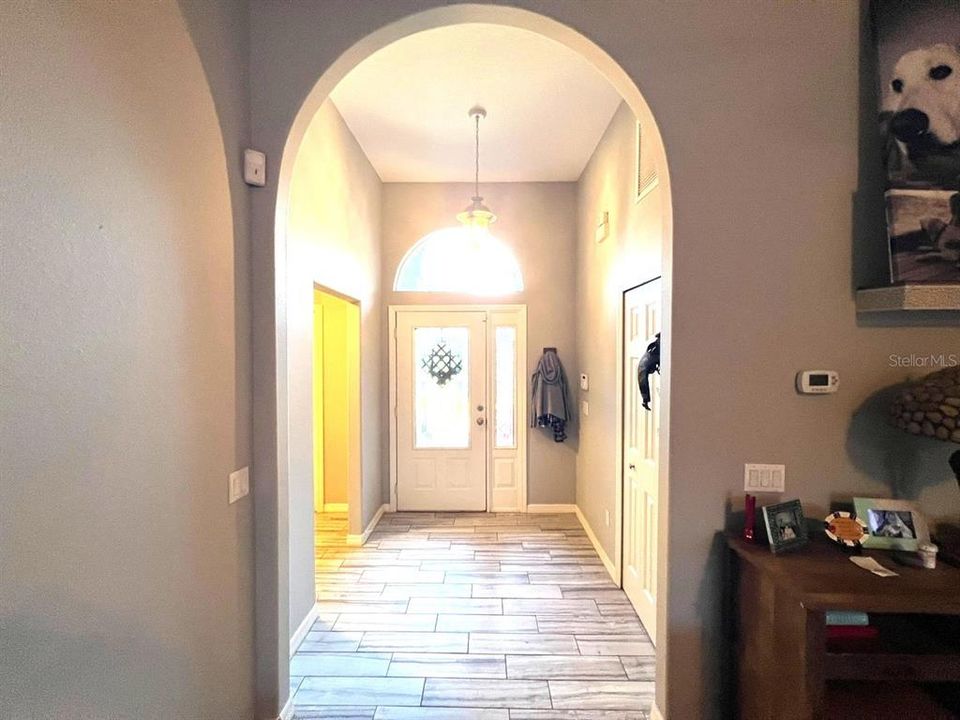 For Sale: $319,000 (3 beds, 2 baths, 1667 Square Feet)