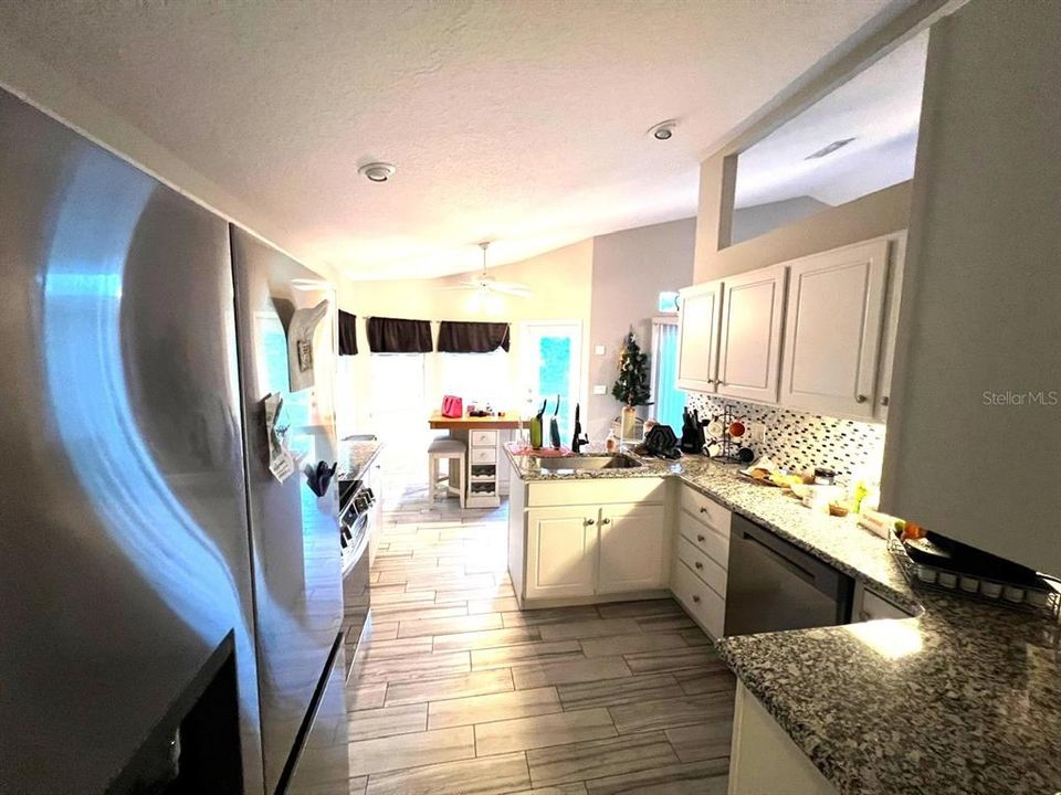 For Sale: $319,000 (3 beds, 2 baths, 1667 Square Feet)