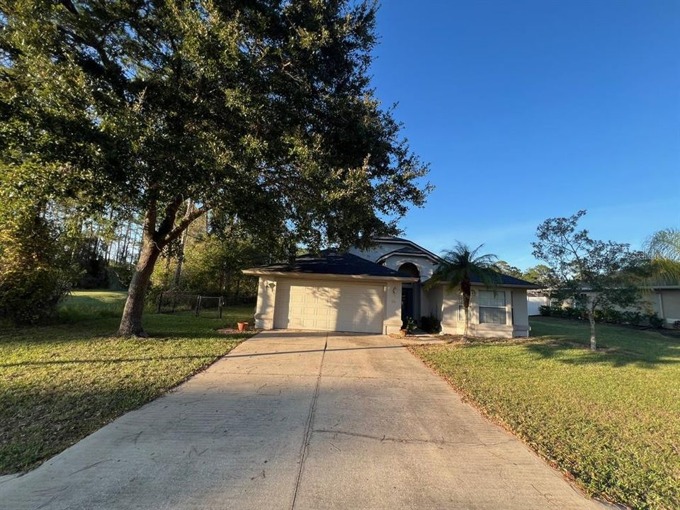For Sale: $319,000 (3 beds, 2 baths, 1667 Square Feet)