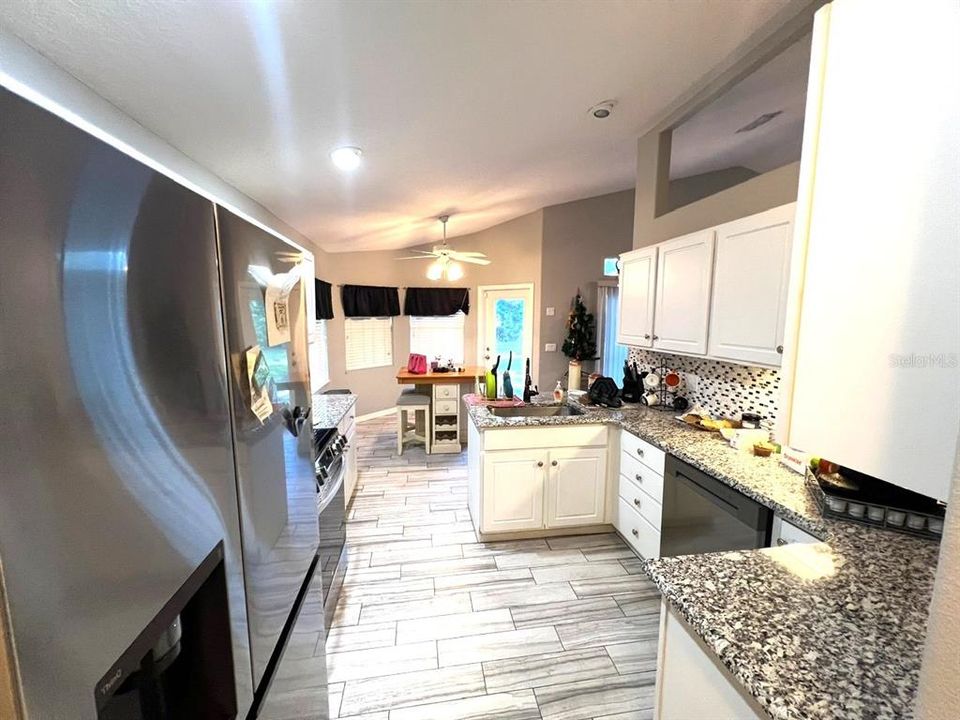 For Sale: $319,000 (3 beds, 2 baths, 1667 Square Feet)