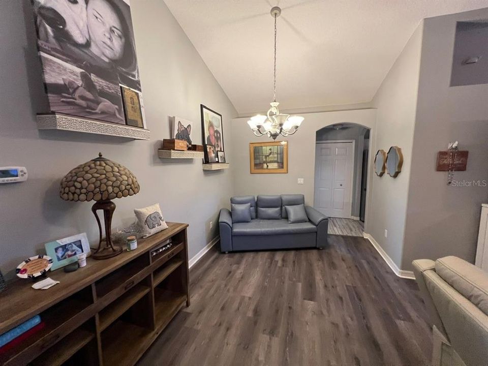 For Sale: $319,000 (3 beds, 2 baths, 1667 Square Feet)