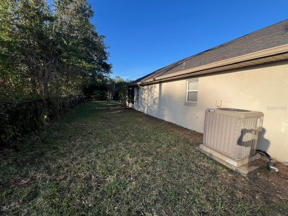 For Sale: $319,000 (3 beds, 2 baths, 1667 Square Feet)