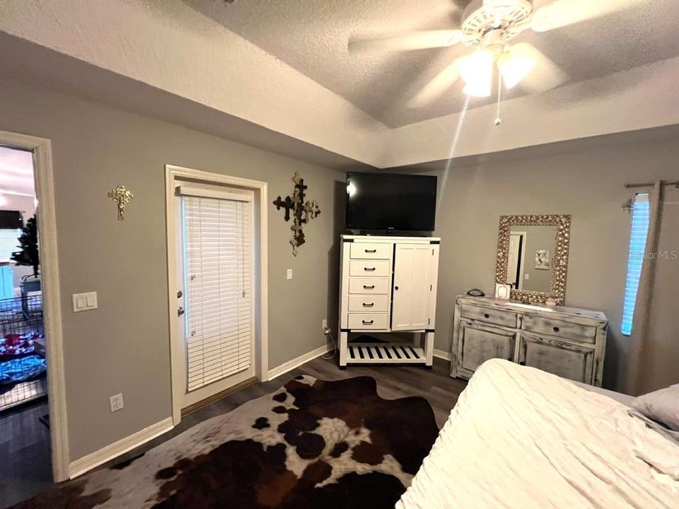 For Sale: $319,000 (3 beds, 2 baths, 1667 Square Feet)