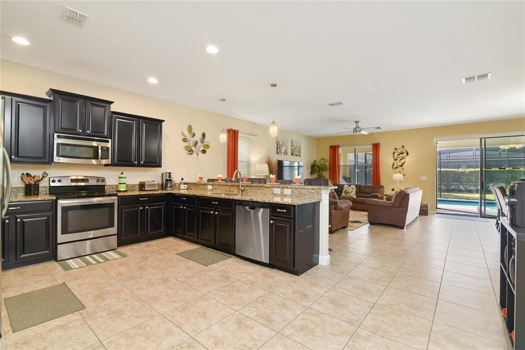 待售: $699,950 (9 贝兹, 5 浴室, 3909 平方英尺)