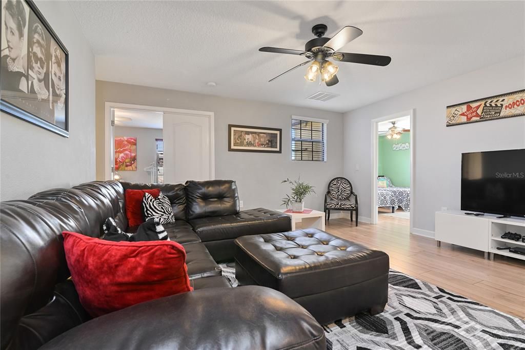 待售: $699,950 (9 贝兹, 5 浴室, 3909 平方英尺)