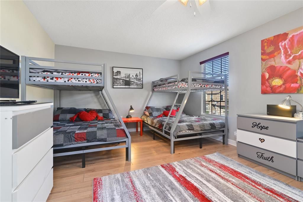 待售: $699,950 (9 贝兹, 5 浴室, 3909 平方英尺)