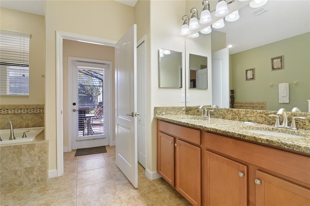 待售: $699,950 (9 贝兹, 5 浴室, 3909 平方英尺)