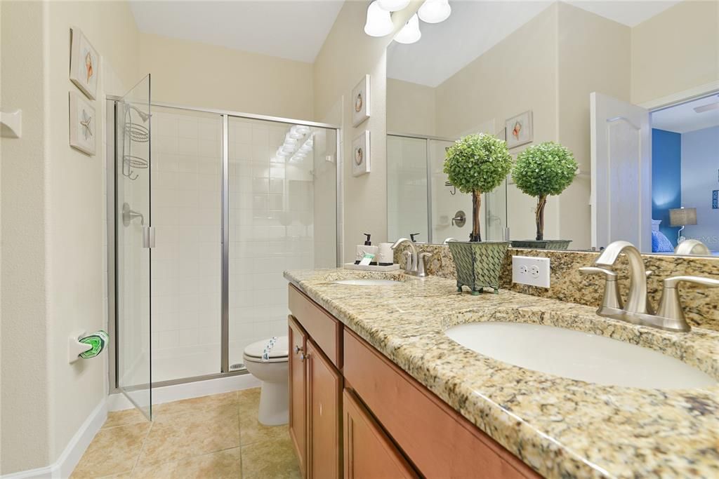 待售: $699,950 (9 贝兹, 5 浴室, 3909 平方英尺)