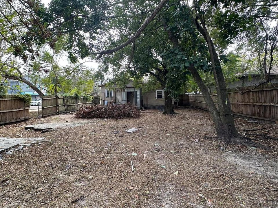 На продажу: $135,000 (3 спален, 1 ванн, 788 Квадратных фут)