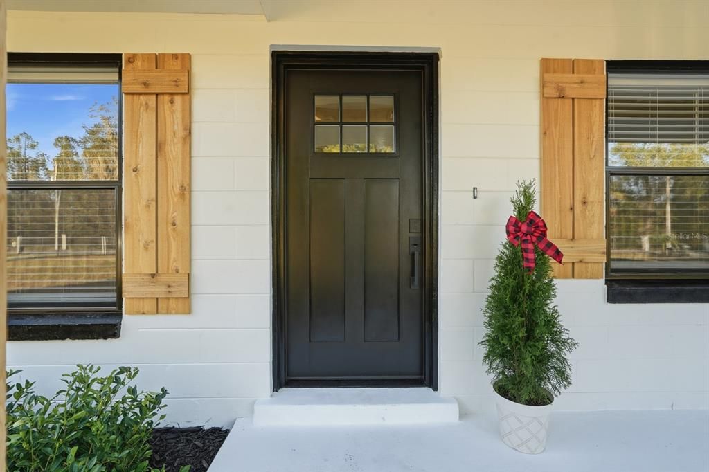 待售: $350,000 (4 贝兹, 3 浴室, 1696 平方英尺)