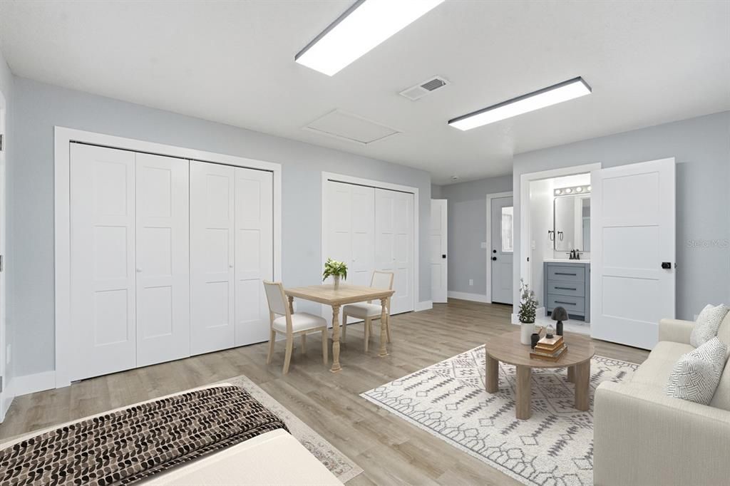 待售: $350,000 (4 贝兹, 3 浴室, 1696 平方英尺)