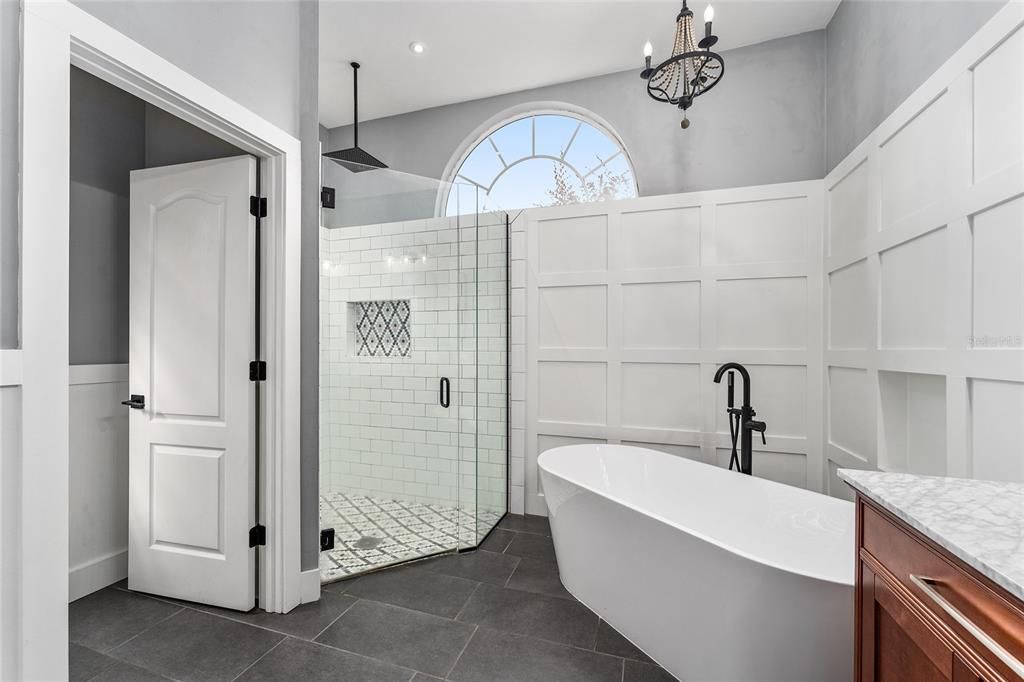 Active With Contract: $489,000 (4 beds, 2 baths, 2553 Square Feet)