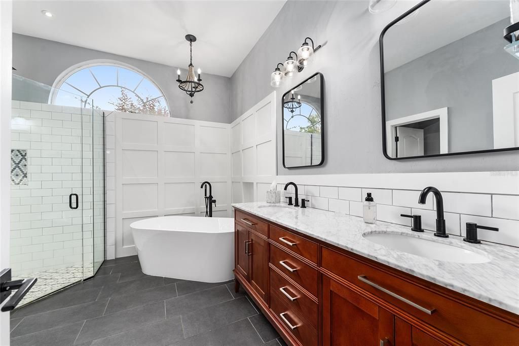 Active With Contract: $489,000 (4 beds, 2 baths, 2553 Square Feet)