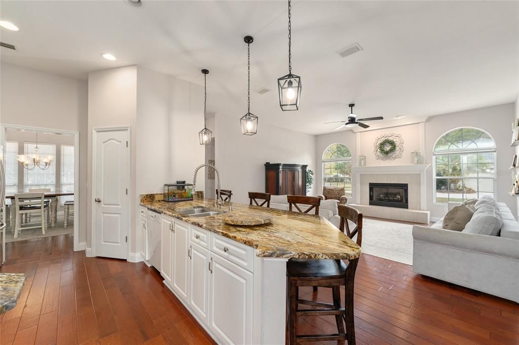 Active With Contract: $489,000 (4 beds, 2 baths, 2553 Square Feet)