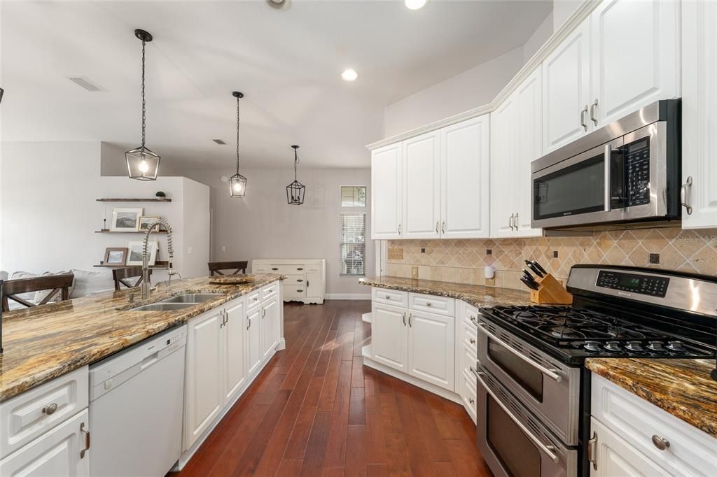 Active With Contract: $489,000 (4 beds, 2 baths, 2553 Square Feet)