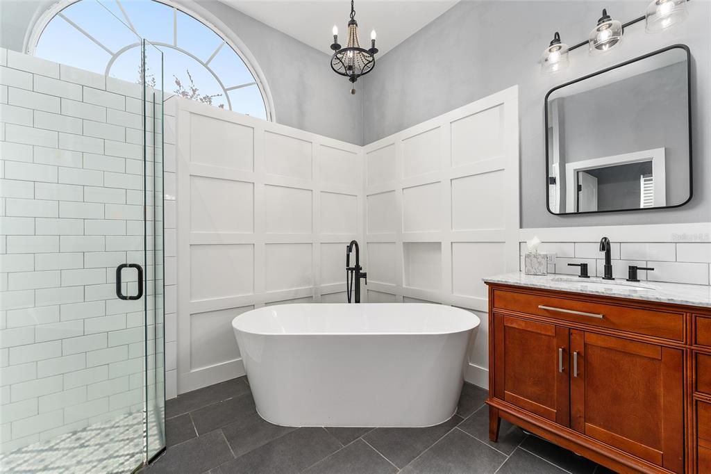 Active With Contract: $489,000 (4 beds, 2 baths, 2553 Square Feet)