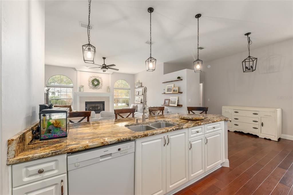 Active With Contract: $489,000 (4 beds, 2 baths, 2553 Square Feet)