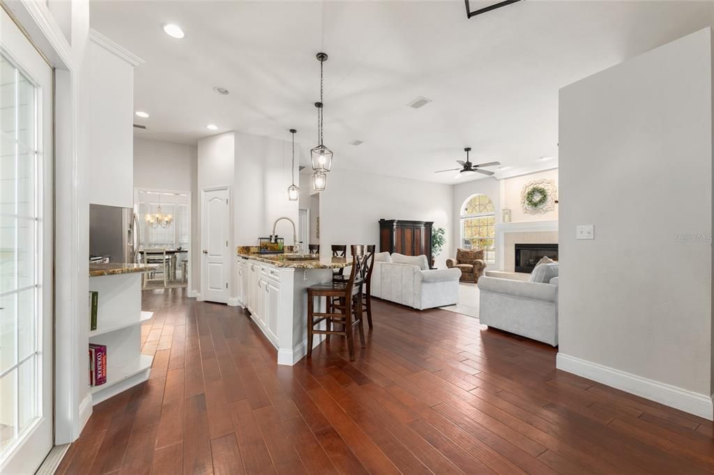 Active With Contract: $489,000 (4 beds, 2 baths, 2553 Square Feet)