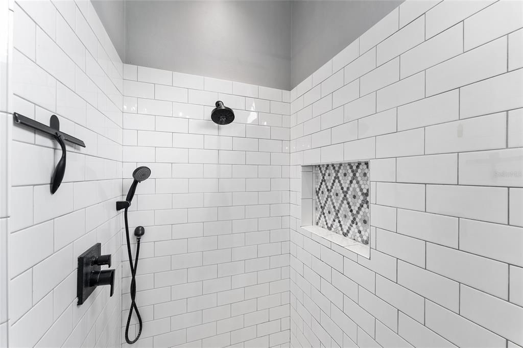 Active With Contract: $489,000 (4 beds, 2 baths, 2553 Square Feet)