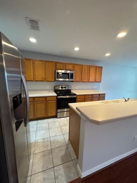 В аренду: $2,050 (3 спален, 2 ванн, 1634 Квадратных фут)