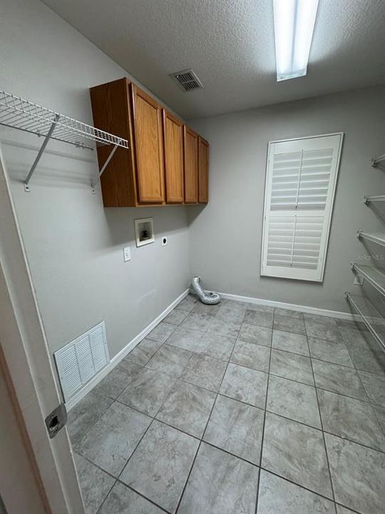 В аренду: $2,050 (3 спален, 2 ванн, 1634 Квадратных фут)