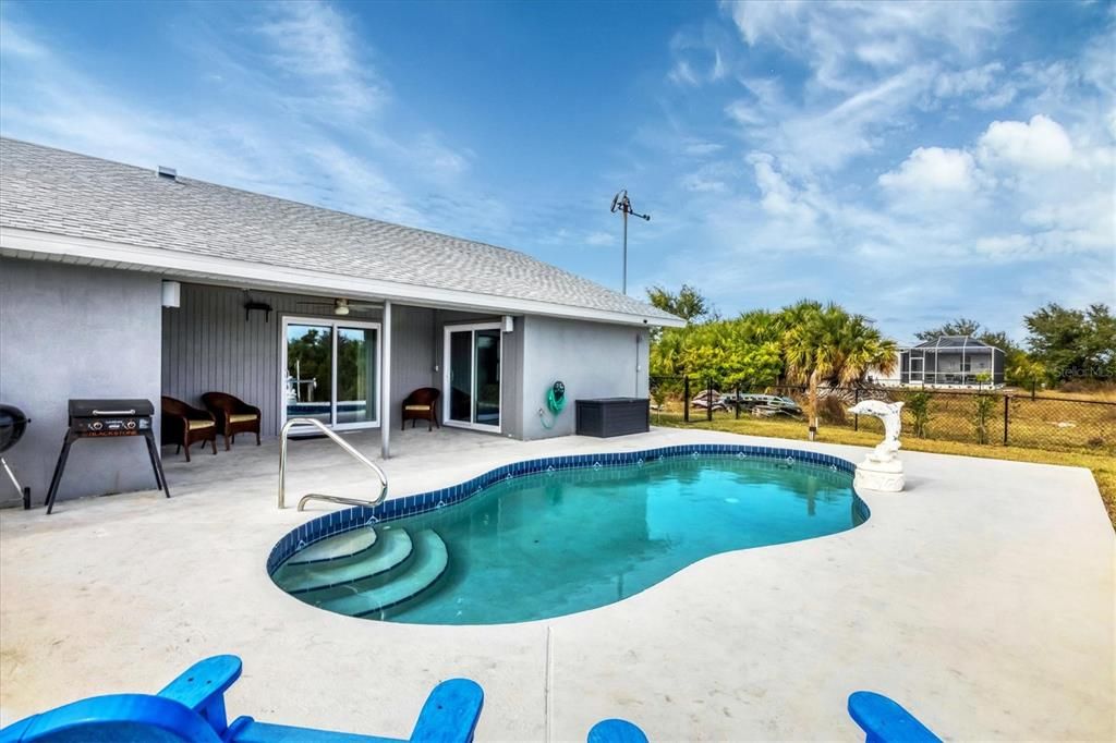 For Sale: $525,000 (3 beds, 2 baths, 1382 Square Feet)