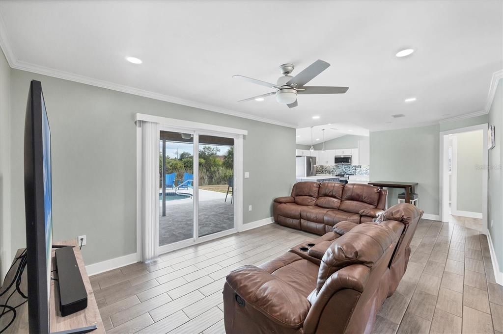 For Sale: $525,000 (3 beds, 2 baths, 1382 Square Feet)