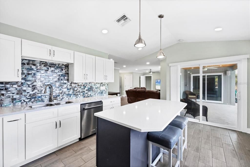 For Sale: $525,000 (3 beds, 2 baths, 1382 Square Feet)