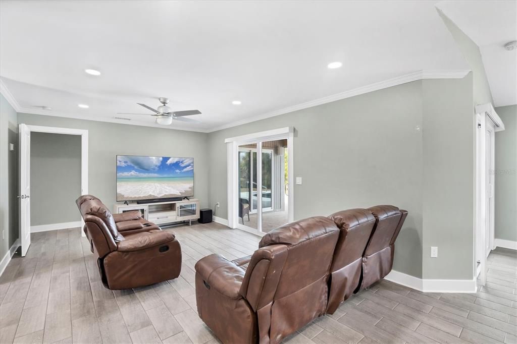 For Sale: $525,000 (3 beds, 2 baths, 1382 Square Feet)