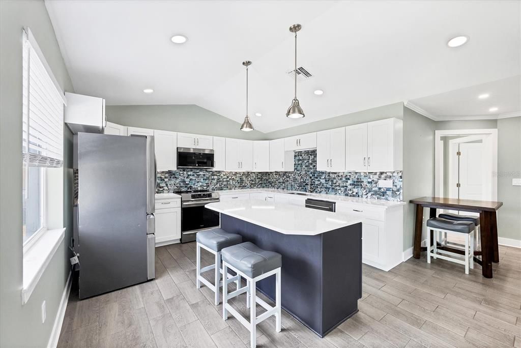 For Sale: $525,000 (3 beds, 2 baths, 1382 Square Feet)